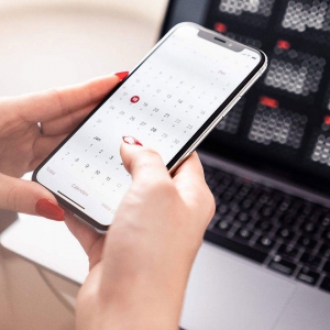 简单三步，让 iPhone 自带日历 App 显示国家节假日安排
