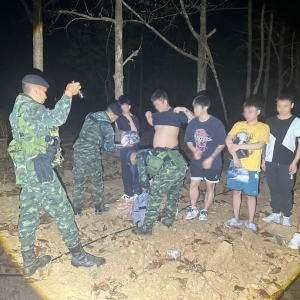 4月8号 7名中国人从 #妙瓦底 逃到泰国 #湄索 被抓！