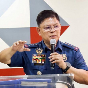 前来探监"1500比索每人！三警员涉嫌勒索探视费遭捕