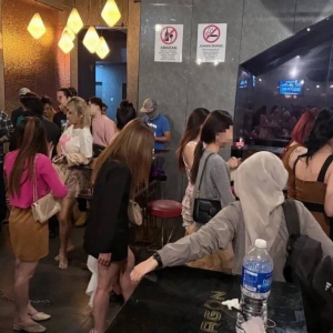 涉黄被查 29名老挝籍泰国籍女子疑陪坐遭拘有人试图逃跑秒被抓回 ...
