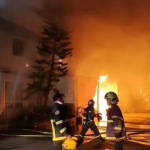 中国进口电池惹祸？泰国曼谷仓库大火狂烧2小时，损失超1亿！ ...