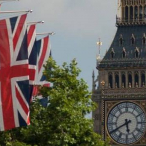 英国政府要求全球所有 加密货币公司为英国客户提供服务 必须报告详细的用户和交易数据 ...
