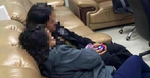 当局在马尼拉逮捕了两名海关报关员，涉嫌向一家本地货运代理公司勒索。 ...