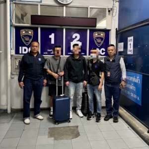 3名台湾男子携带诈骗手机19台被扣查