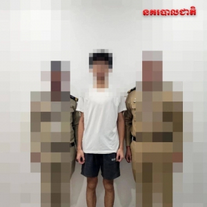 19岁中国男子遭电诈集团操控 拍片勒索父母500万 最终在柬埔寨获救 ...