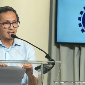 菲律宾公共工程部长Dizon：要求冻结涉水利工程舞弊人员资产