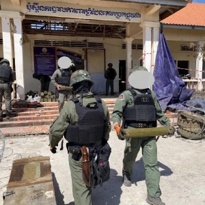 泰军在柬埔寨赌场内发现大量武器