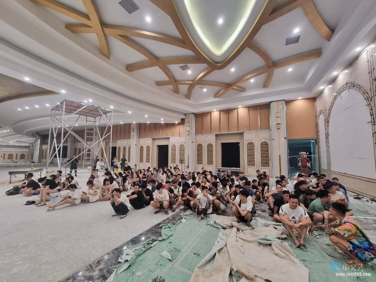 警方突袭木牌银河大厦 100人被捕