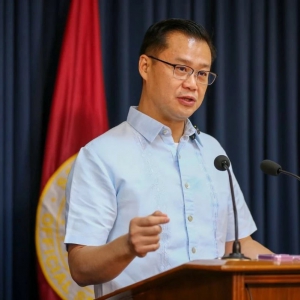 菲律宾参议院人事调整：张乔伟宣誓出任参议院临时议长